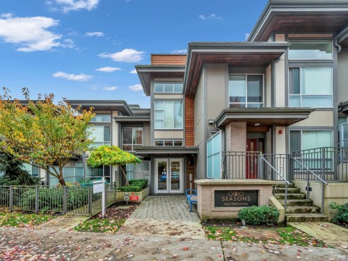 201-5460 Broadway, Burnaby, BC - Outdoor With Facade