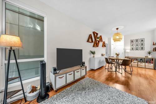 201-5460 Broadway, Burnaby, BC - Indoor