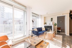 711-618 Abbott Street  Vancouver, BC V6B 0B9