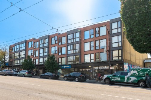 206-2636 Hastings Street E Vancouver, BC V5K 0A4