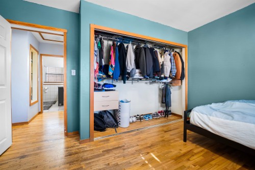 521 Brookmere Avenue, Coquitlam, BC - Indoor Photo Showing Bedroom