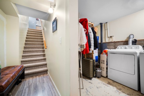 521 Brookmere Avenue, Coquitlam, BC - Indoor Photo Showing Laundry Room