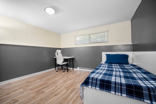521 Brookmere Avenue, Coquitlam, BC - Indoor Photo Showing Bedroom