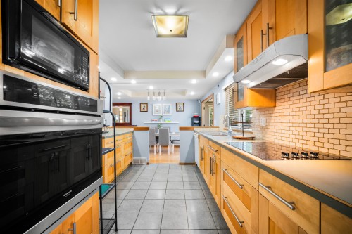 521 Brookmere Avenue, Coquitlam, BC - Indoor Photo Showing Kitchen