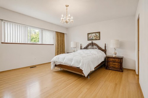 232 Macdonald Avenue, Burnaby, BC - Indoor Photo Showing Bedroom