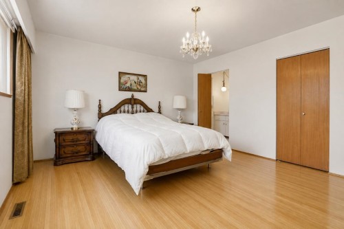 232 Macdonald Avenue, Burnaby, BC - Indoor Photo Showing Bedroom