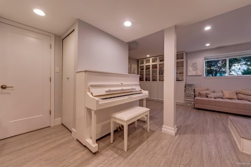 21 Malta Place, Vancouver, BC - Indoor Photo Showing Other Room