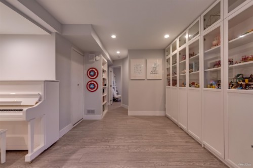 21 Malta Place, Vancouver, BC - Indoor Photo Showing Other Room