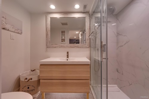 21 Malta Place, Vancouver, BC - Indoor Photo Showing Bathroom