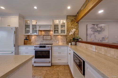 21 Malta Place, Vancouver, BC - Indoor Photo Showing Kitchen With Upgraded Kitchen