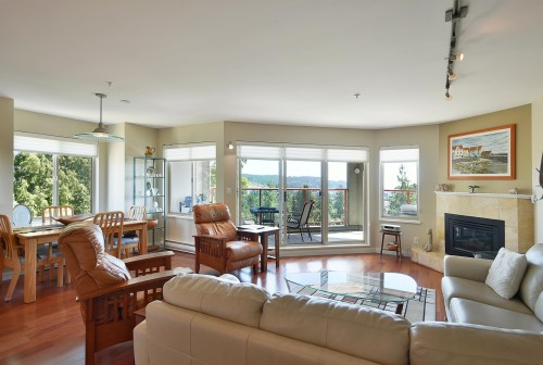 301-5780 Trail Avenue  Sechelt, BC V7Z 0K5