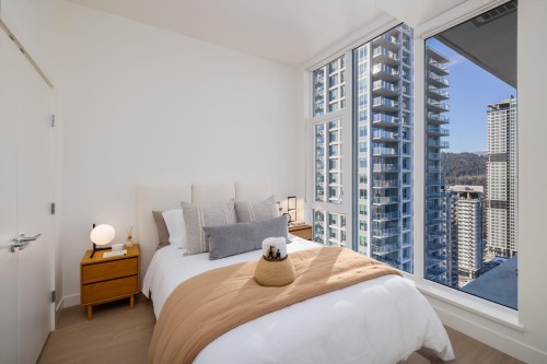 2102-699 Whiting Way, Coquitlam, BC - Indoor Photo Showing Bedroom
