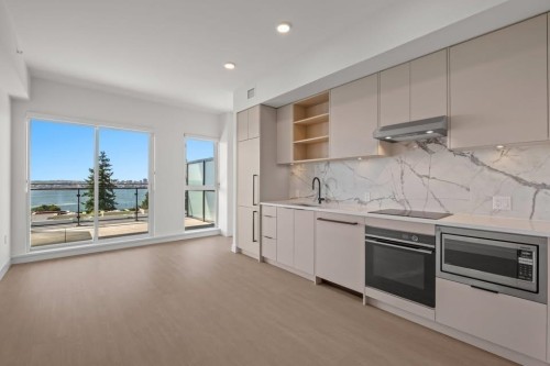 655-422 3rd Street E, North Vancouver, BC V7L 1G2 3
