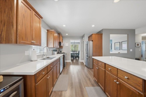 23659 Rock Ridge Drive, Maple Ridge, BC - Indoor Photo Showing Kitchen With Double Sink
