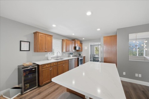 23659 Rock Ridge Drive, Maple Ridge, BC - Indoor Photo Showing Kitchen