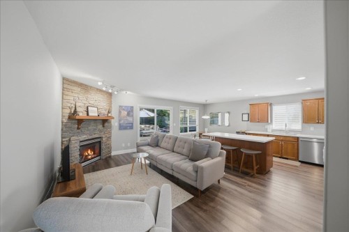 23659 Rock Ridge Drive, Maple Ridge, BC - Indoor Photo Showing Living Room With Fireplace