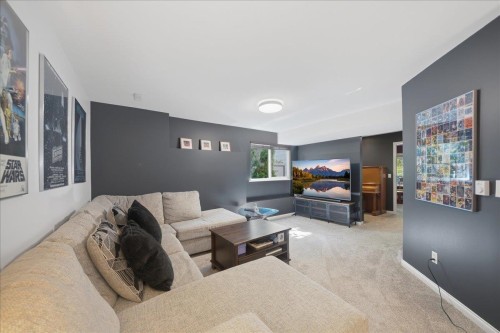 23659 Rock Ridge Drive, Maple Ridge, BC - Indoor Photo Showing Living Room