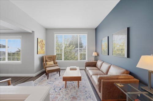 23659 Rock Ridge Drive, Maple Ridge, BC - Indoor Photo Showing Living Room