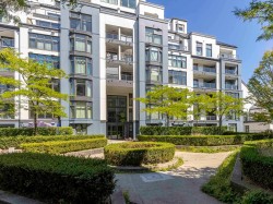 102-2528 Broadway E Vancouver, BC V5M 4V2
