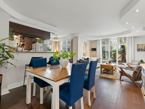 102-2528 Broadway E, Vancouver, BC - Indoor Photo Showing Dining Room