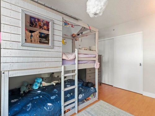 102-2528 Broadway E, Vancouver, BC - Indoor Photo Showing Other Room