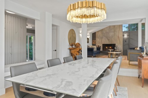 615 Kings Road E, North Vancouver, BC - Indoor Photo Showing Dining Room