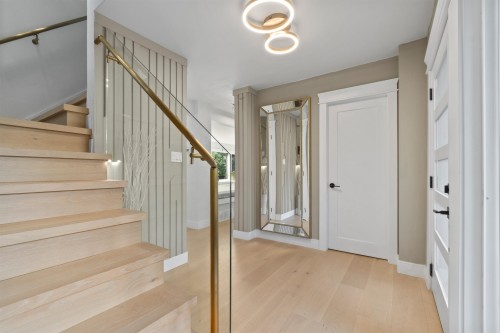 615 Kings Road E, North Vancouver, BC - Indoor Photo Showing Other Room