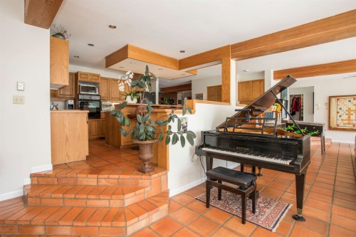 5439 Indian River Drive, North Vancouver, BC - Indoor Photo Showing Other Room