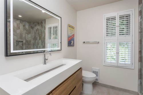 5439 Indian River Drive, North Vancouver, BC - Indoor Photo Showing Bathroom