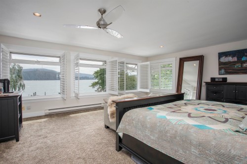 5439 Indian River Drive, North Vancouver, BC - Indoor Photo Showing Bedroom