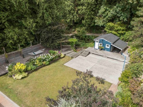 5439 Indian River Drive, North Vancouver, BC - Outdoor