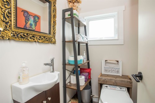 5439 Indian River Drive, North Vancouver, BC - Indoor Photo Showing Bathroom