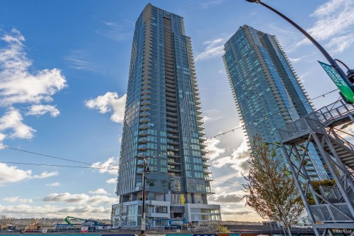 703-660 Quayside Drive  New Westminster, BC V3M 0P1