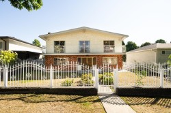 4264 Parker Street Burnaby, BC V5C 3C3