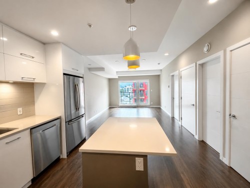 512-38033 Second Avenue, Squamish, BC - Indoor Photo Showing Kitchen With Upgraded Kitchen