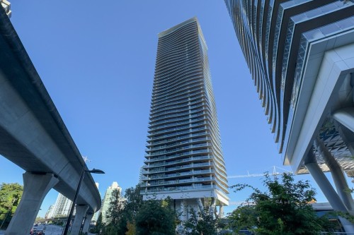 1702-4890 Lougheed Highway, Burnaby, BC - Outdoor
