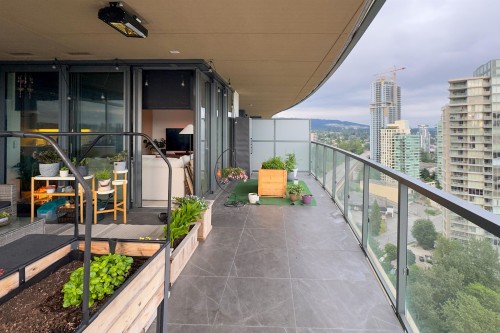 1702-4890 Lougheed Highway, Burnaby, BC - Outdoor With Balcony With Exterior