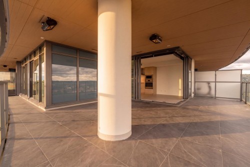 1702-4890 Lougheed Highway, Burnaby, BC 
