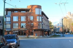 209-3089 Oak Street Vancouver, BC V6H 2K8