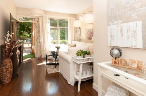 102-1633 Mackay, North Vancouver, BC - Indoor
