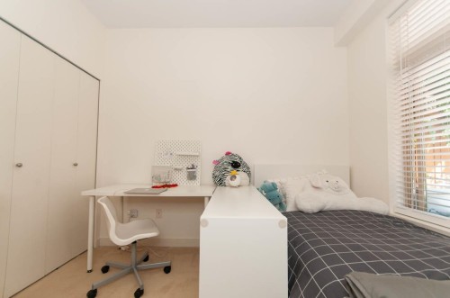 102-1633 Mackay, North Vancouver, BC - Indoor Photo Showing Bedroom