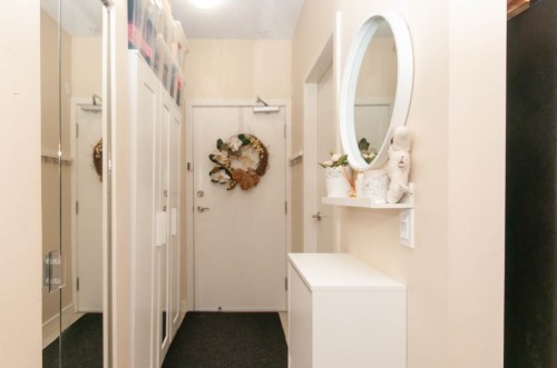 102-1633 Mackay, North Vancouver, BC - Indoor Photo Showing Laundry Room