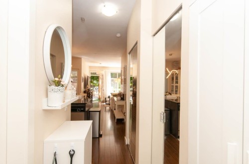 102-1633 Mackay, North Vancouver, BC - Indoor