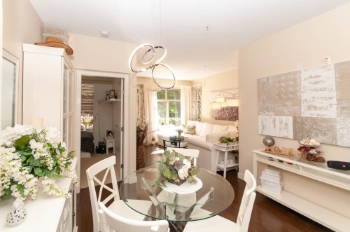 102-1633 Mackay, North Vancouver, BC - Indoor Photo Showing Dining Room