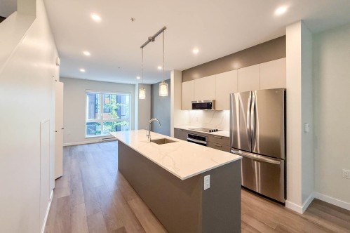 G34-2050 20 Avenue E, Vancouver, BC V5N 2L2 5