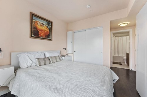 1609-111 1St Avenue E, Vancouver, BC - Indoor Photo Showing Bedroom