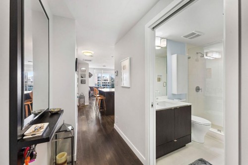 1609-111 1St Avenue E, Vancouver, BC - Indoor Photo Showing Bathroom