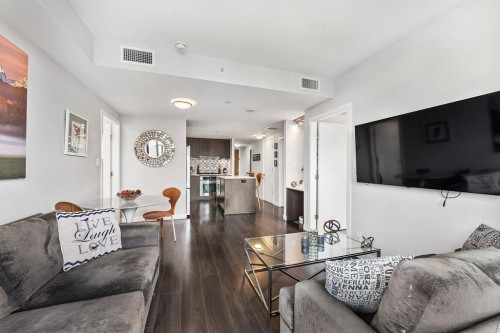 1609-111 1St Avenue E, Vancouver, BC - Indoor Photo Showing Living Room