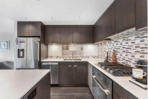 1609-111 1St Avenue E, Vancouver, BC - Indoor Photo Showing Kitchen With Upgraded Kitchen
