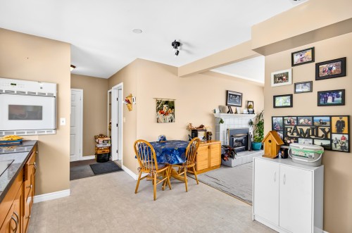 21437 122 Avenue, Maple Ridge, BC 